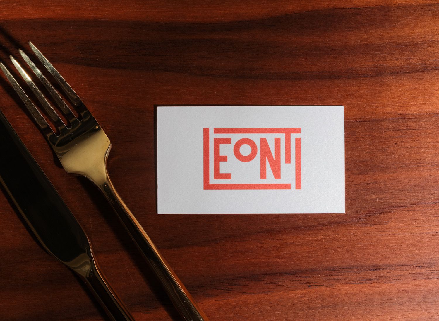 classic crest business card templi